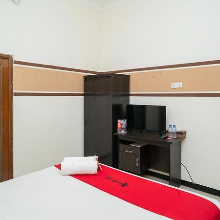 Reddoorz Syariah Near Marvel City Mall 2 Сурабая Экстерьер фото