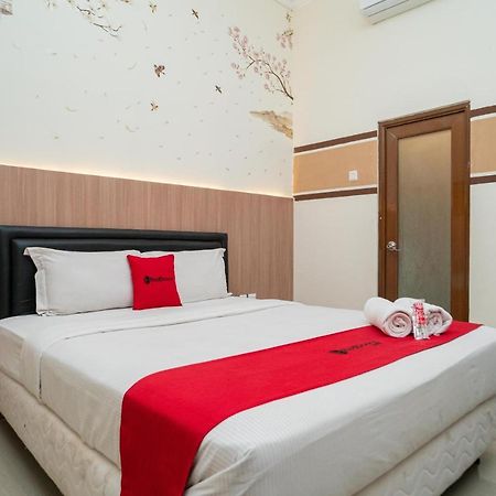 Reddoorz Syariah Near Marvel City Mall 2 Сурабая Экстерьер фото