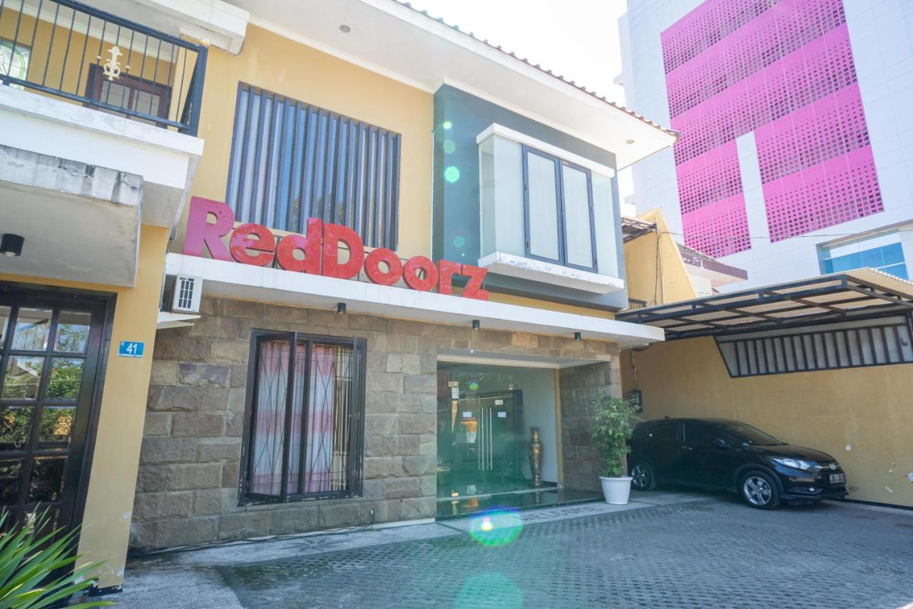Reddoorz Syariah Near Marvel City Mall 2 Сурабая Экстерьер фото