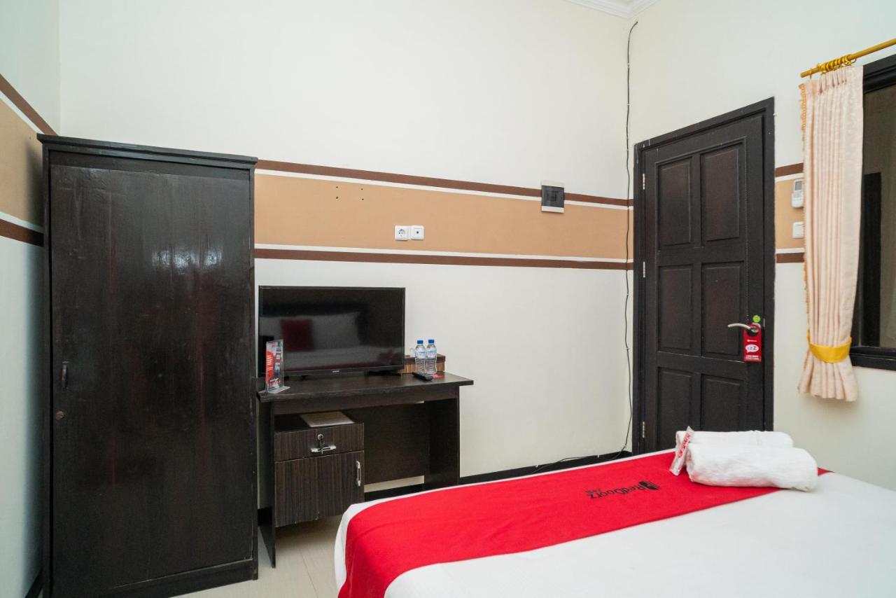 Reddoorz Syariah Near Marvel City Mall 2 Сурабая Экстерьер фото