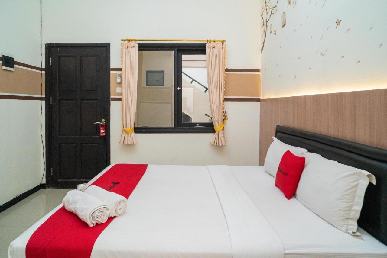 Reddoorz Syariah Near Marvel City Mall 2 Сурабая Экстерьер фото