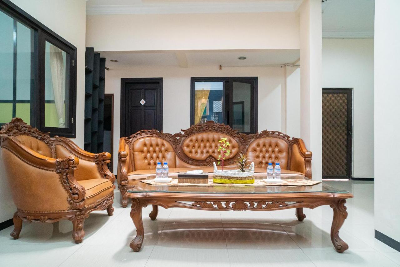 Reddoorz Syariah Near Marvel City Mall 2 Сурабая Экстерьер фото