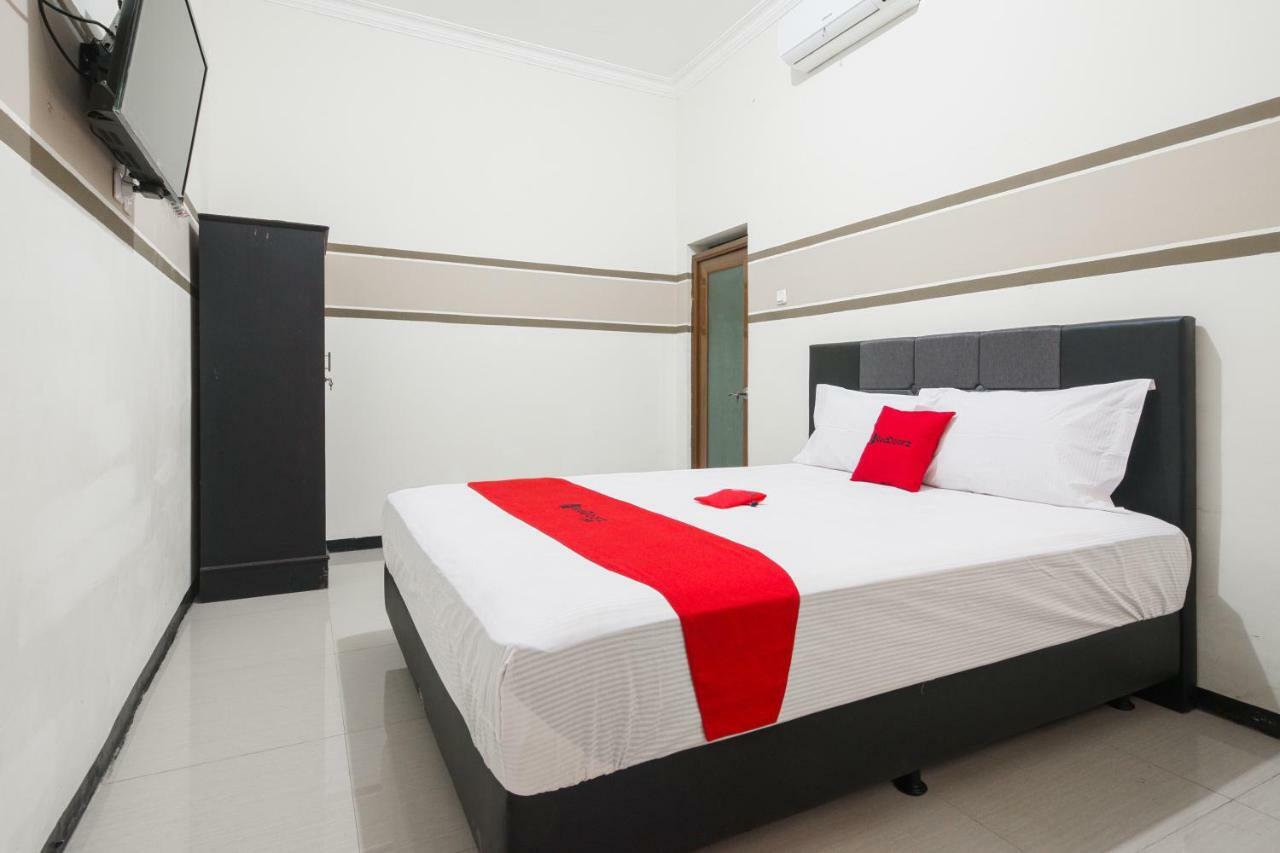 Reddoorz Syariah Near Marvel City Mall 2 Сурабая Экстерьер фото